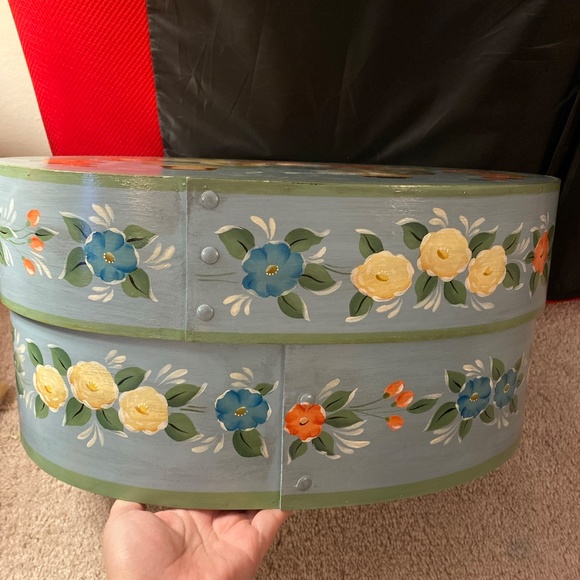 Vtg French Couple Oval Handpainted Folk Art Wooden bride box With Cover Marked - Picture 6 of 16